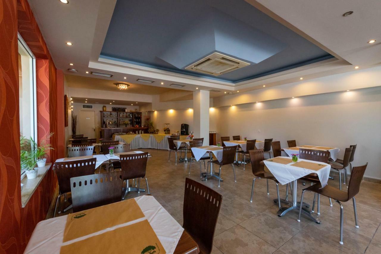 Theoxenia Hotel Apartments Chrani Buitenkant foto