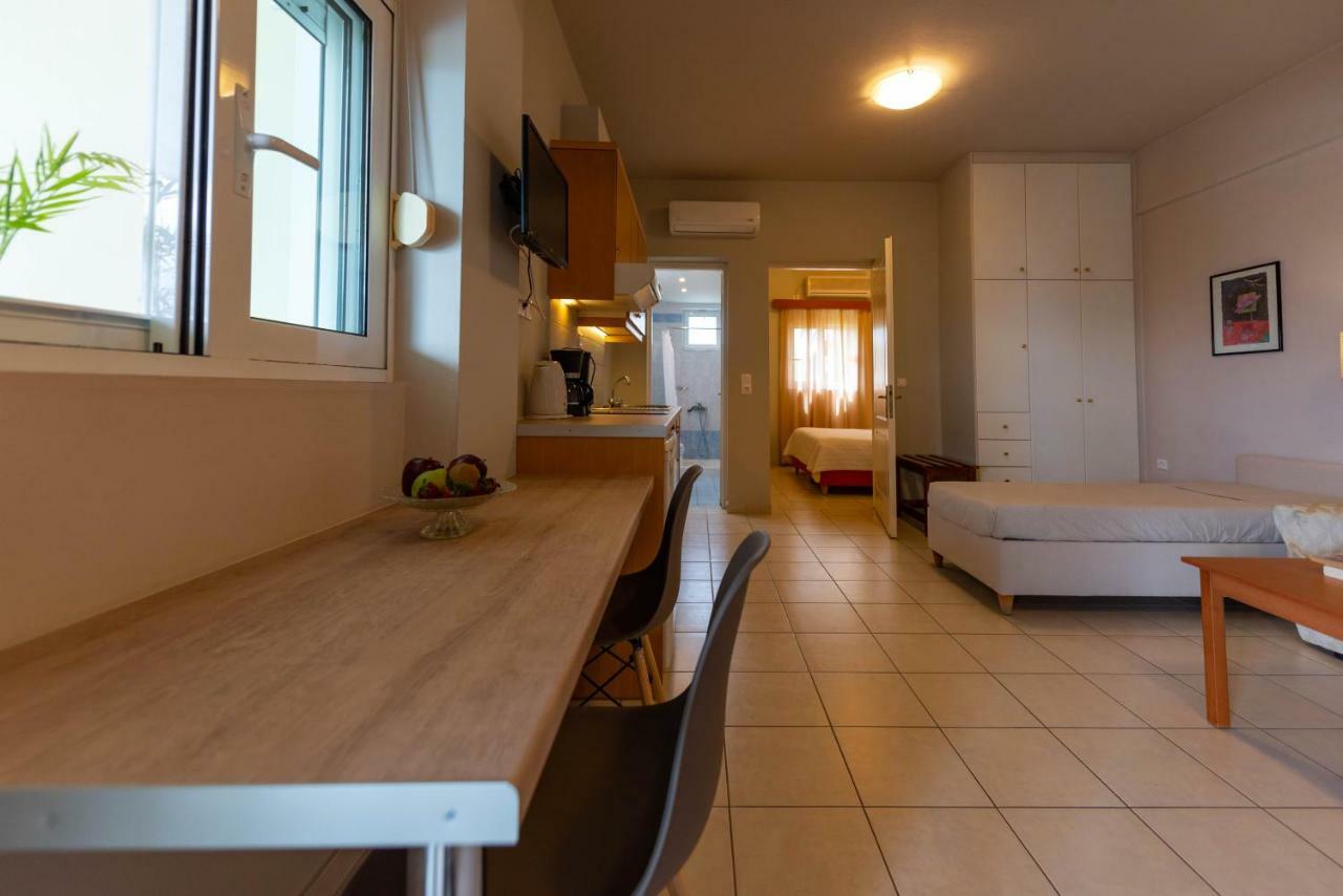 Theoxenia Hotel Apartments Chrani Buitenkant foto